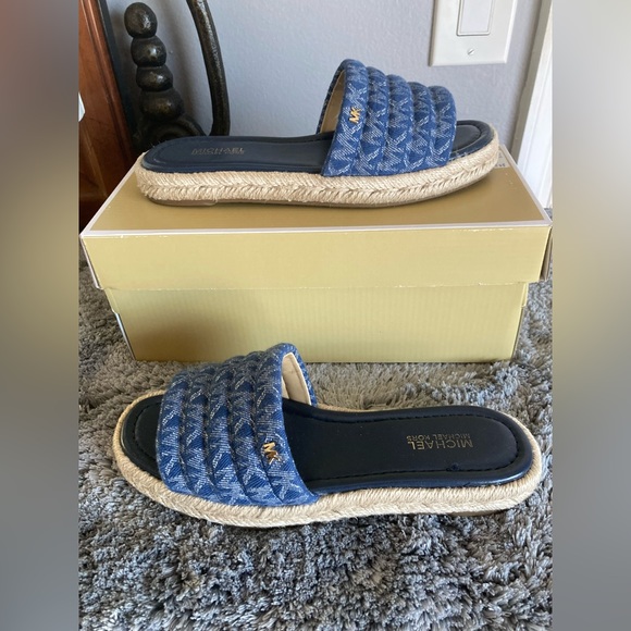 Michael Kors Royce Slide Denim/Navy - Size 6 US W - Picture 1 of 4